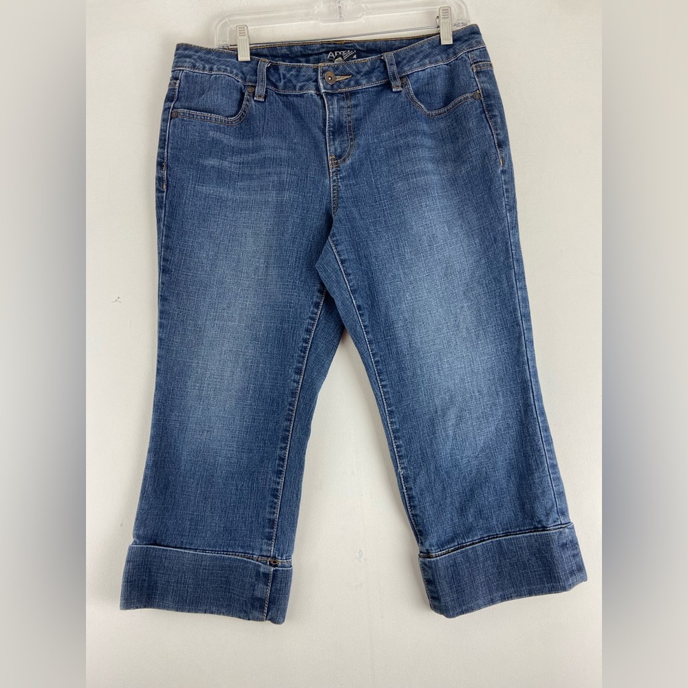 Apt 9 Blue Denim Capri Cuffed Jeans Size 10 (701)